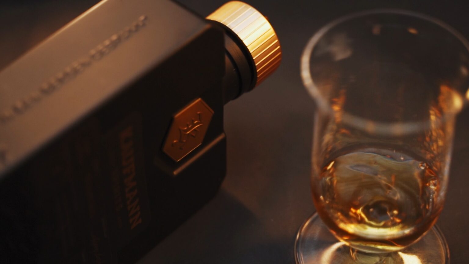 Premium Produktvideo für Kaufmann Spirits - Videoproduktion von 4Frame aus Innsbruck